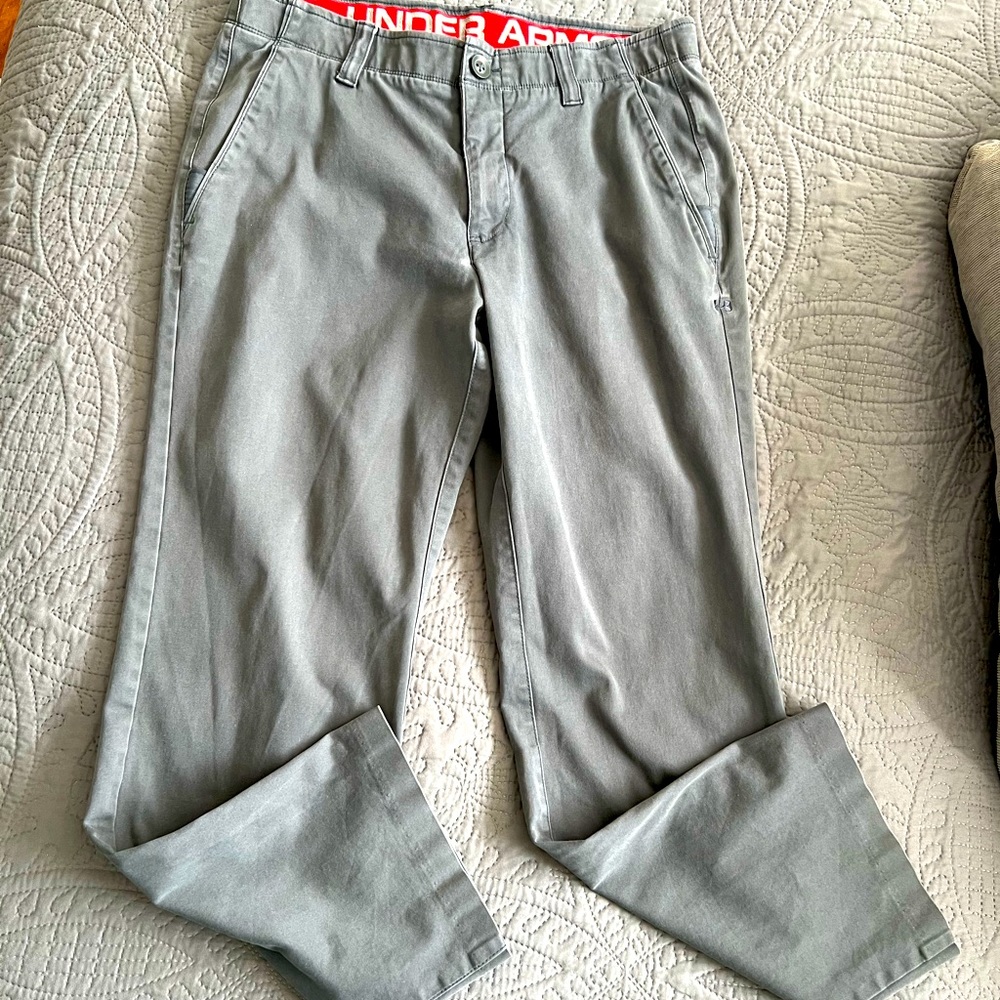 Men’s Under Armor khakis